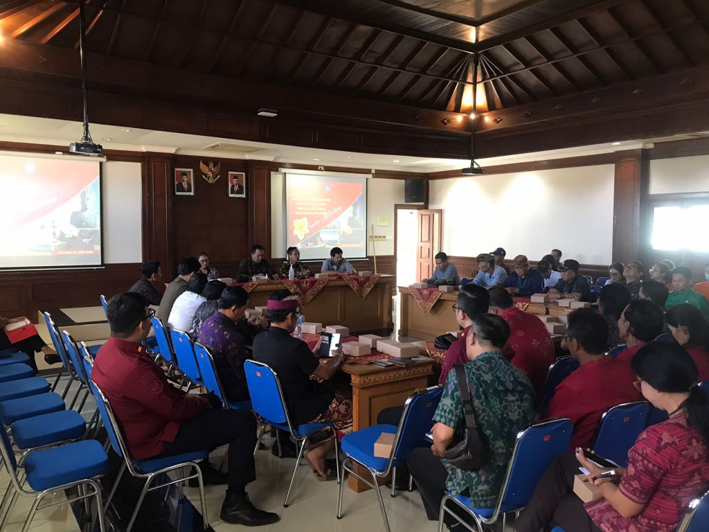 Fokus Group Discussion (FGD) KUTA SELATAN MENUJU SESTINASI PARIWISATA PREMIUM Kecamatan Kuta Selatan dengan narasumber dari Kesbangpol Kabupaten Badung, Dinas Pariwisata dan Fakultas Pariwisata Universitas Udayana